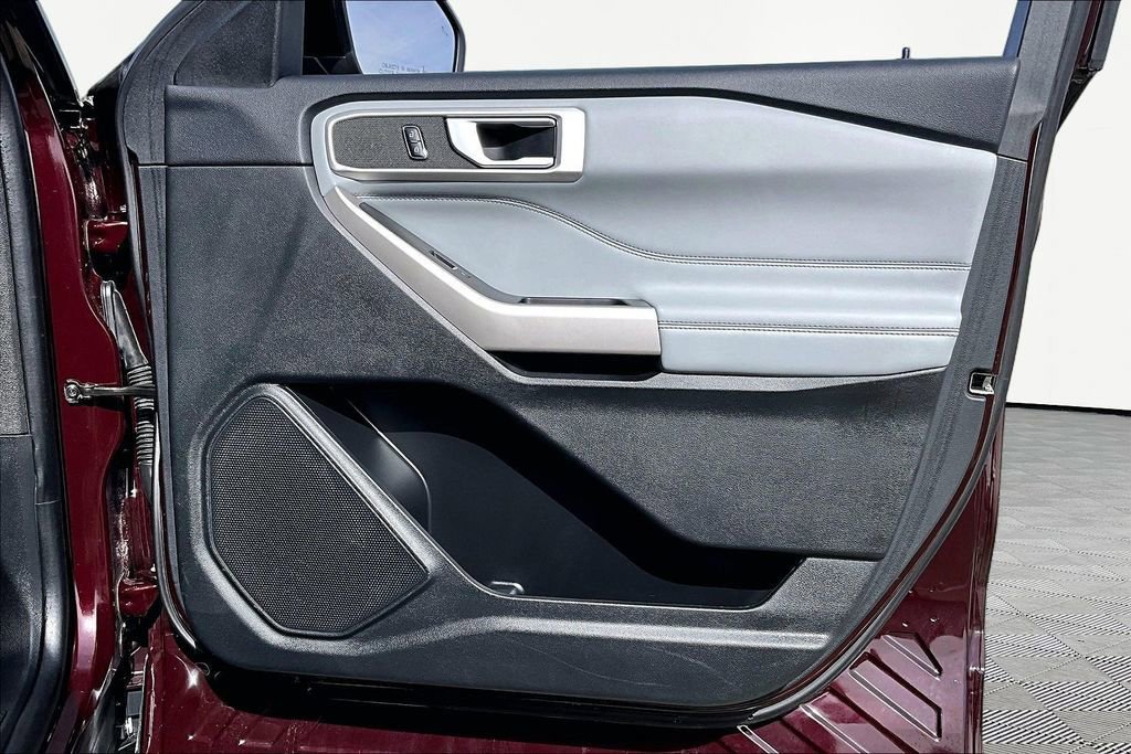 Certified 2022 Ford Explorer XLT w/ Equipment Group 202A AWD/4WD image 24