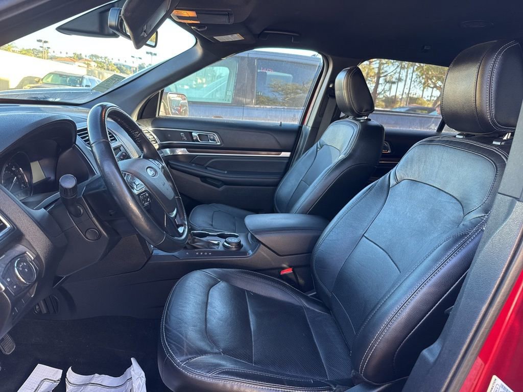 Certified 2018 Ford Explorer Limited w/ Ford Safe & Smart Package image 9