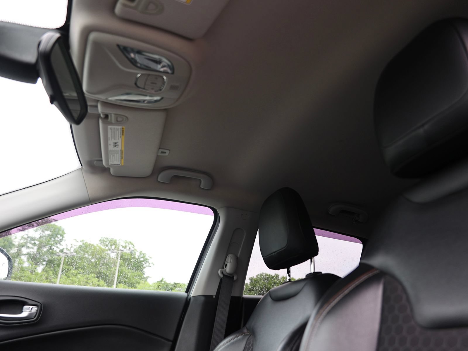 Used 2018 Jeep Compass Latitude AWD/4WD image 21