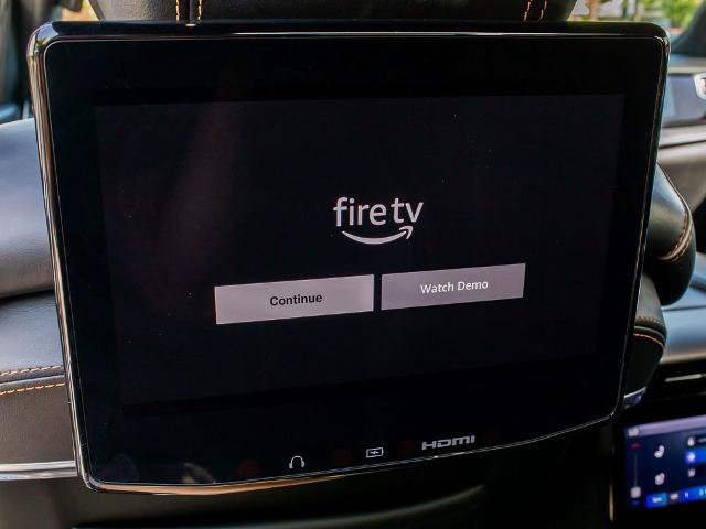 Used 2022 Jeep Grand Wagoneer Series III w/ Rear Seat Video Group 1 AWD/4WD image 17