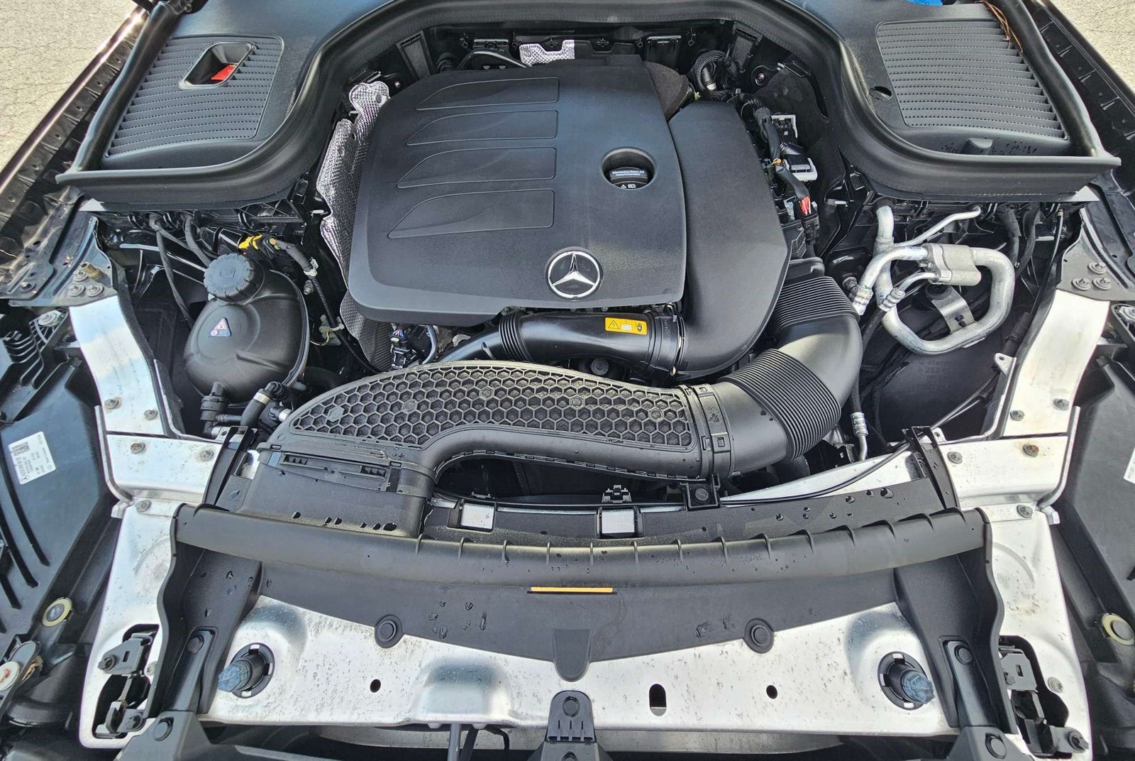 Used 2022 Mercedes-Benz GLC 300 4MATIC w/ Multimedia Package Lite image 15