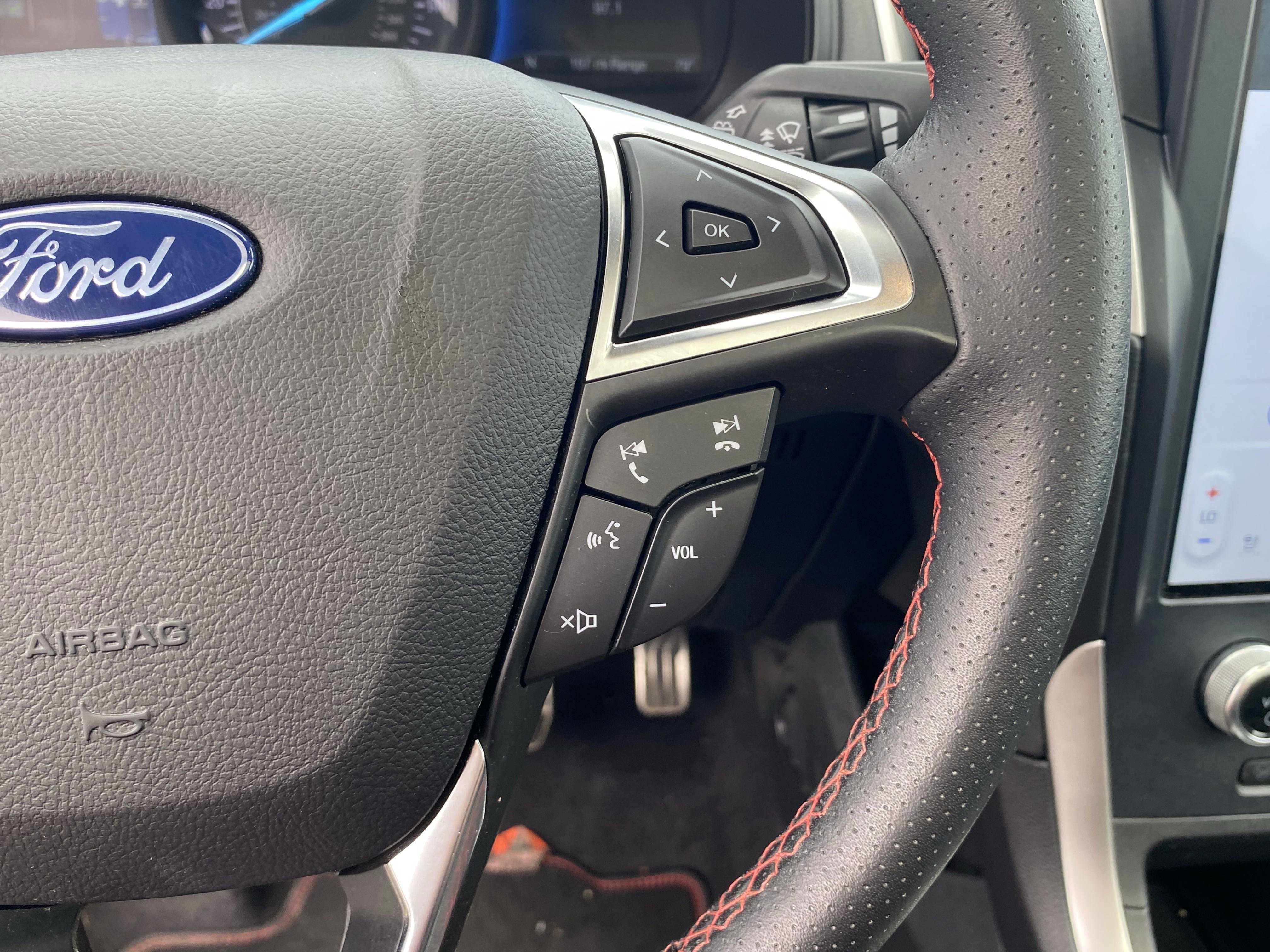 Certified 2023 Ford Edge ST-Line image 17