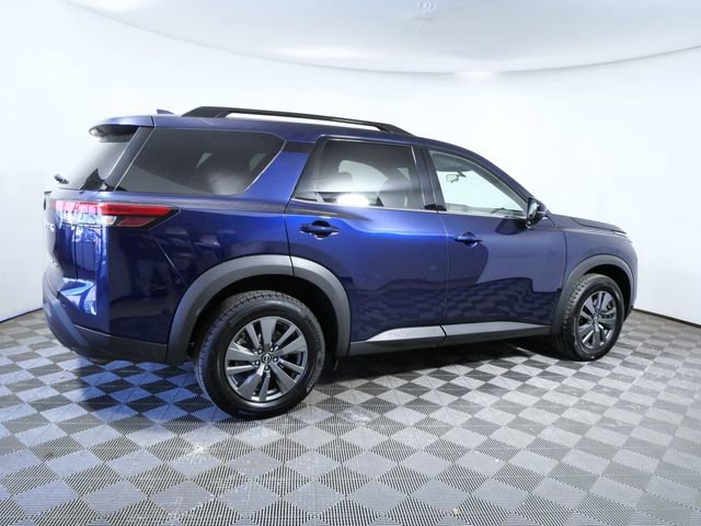 Used 2024 Nissan Pathfinder SV image 4