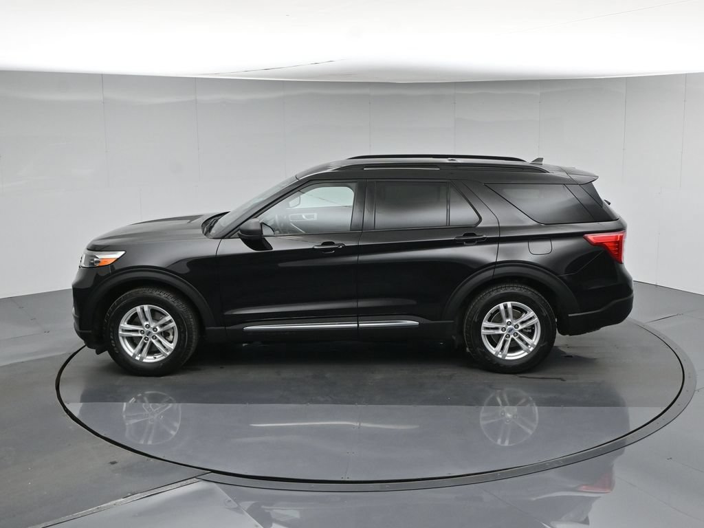 Certified 2023 Ford Explorer XLT w/ Equipment Group 202A RWD image 43