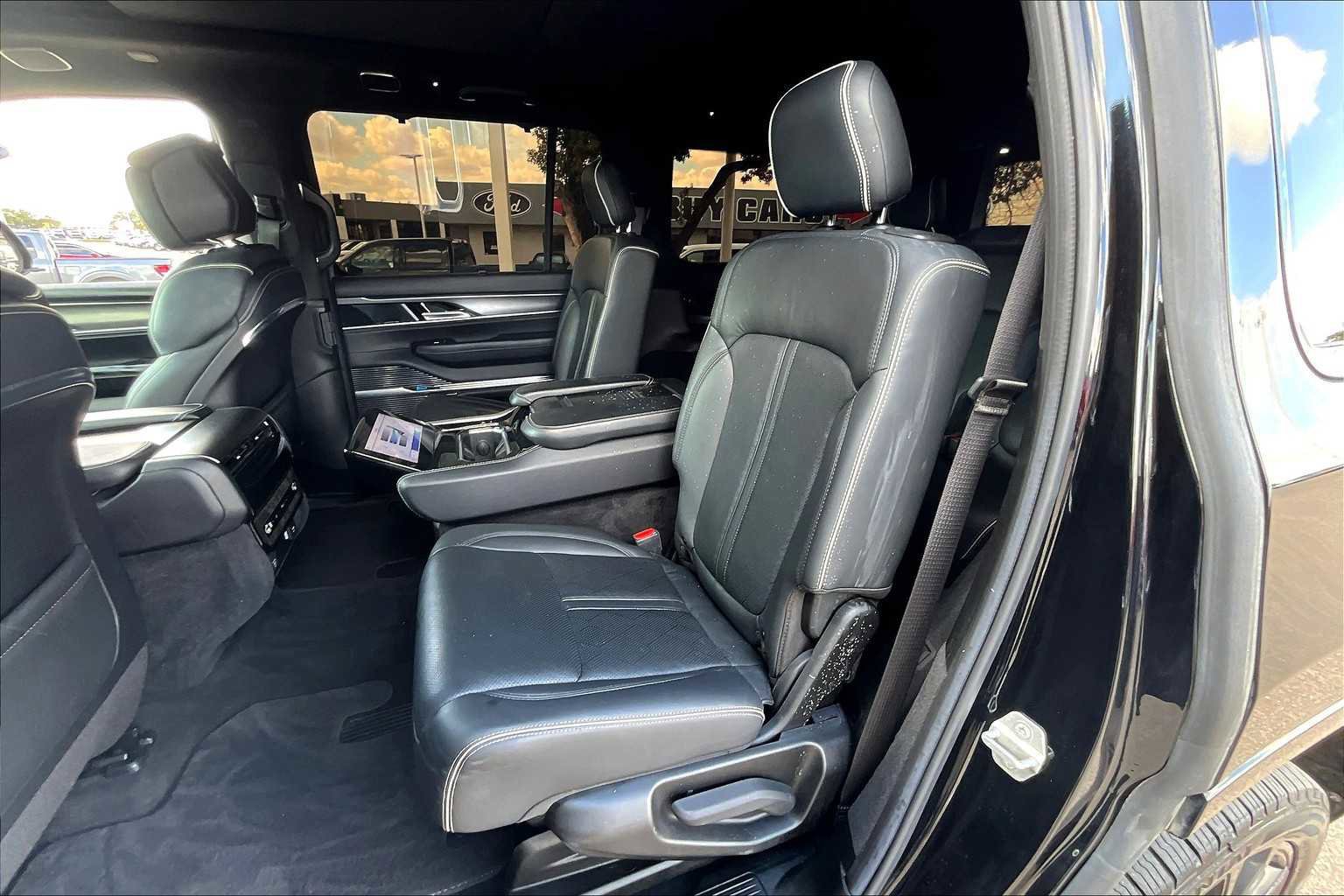 Used 2022 Jeep Grand Wagoneer Series II image 19