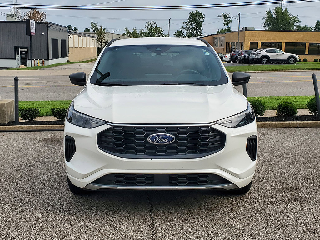 Certified 2023 Ford Escape ST-Line w/ Tech Pack #1 AWD/4WD image 2