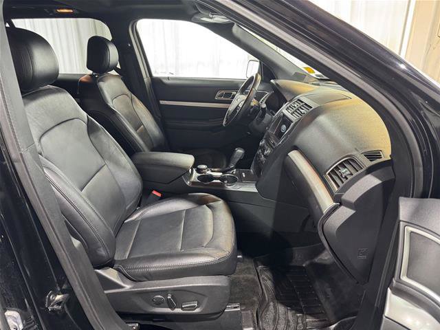 Certified 2017 Ford Explorer XLT w/ Equipment Group 202A AWD/4WD image 22