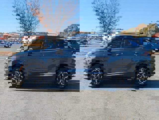 Used 2025 Kia Sportage LX image 3
