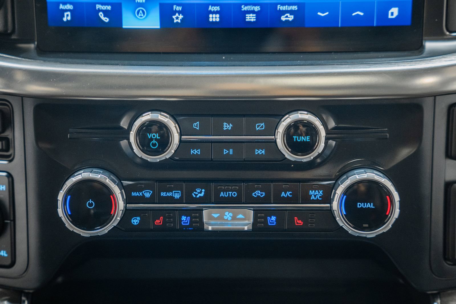 Certified 2023 Ford F150 Lariat w/ Equipment Group 502A High image 30