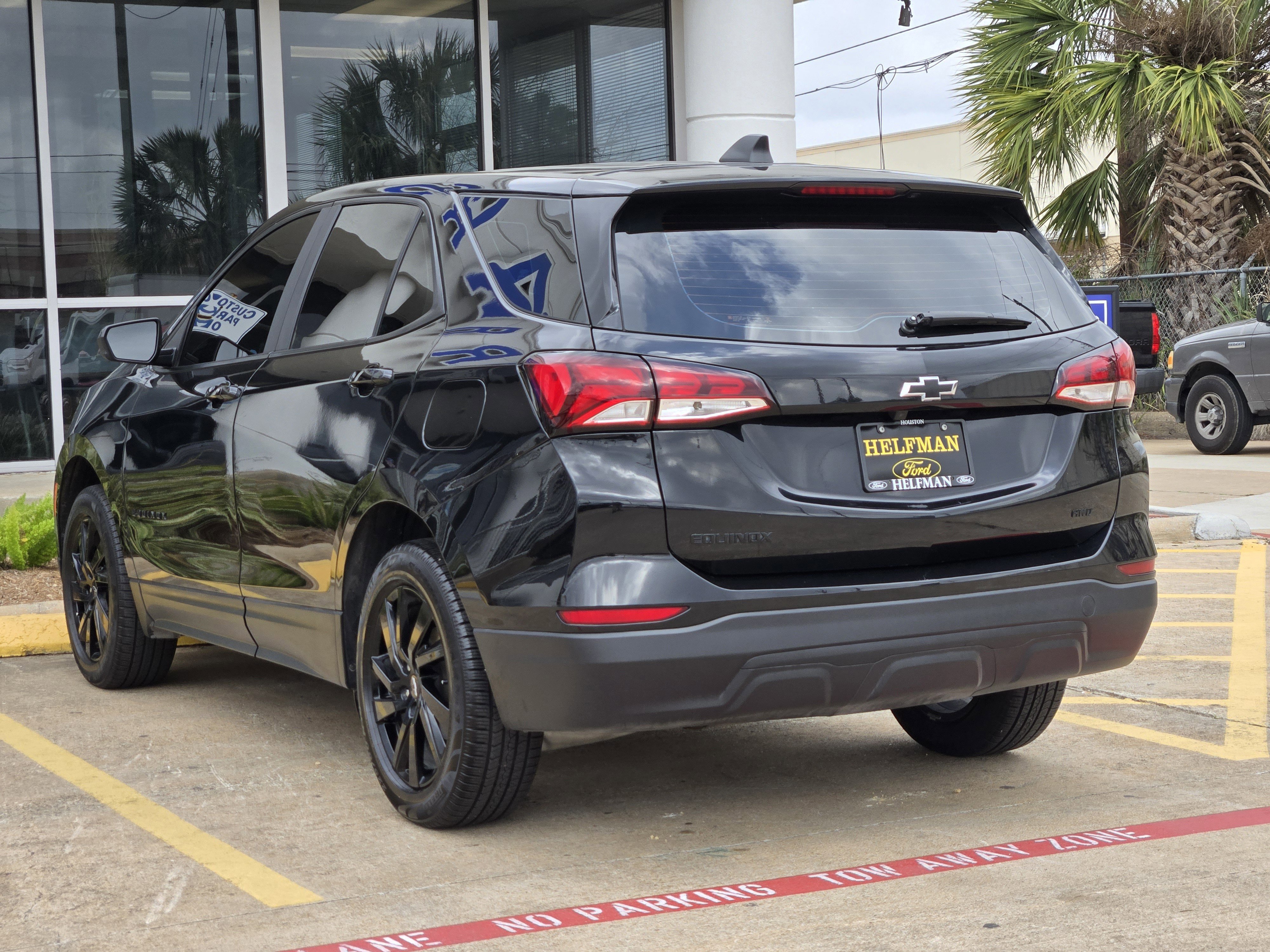 Used 2024 Chevrolet Equinox LS w/ Midnight Edition image 2