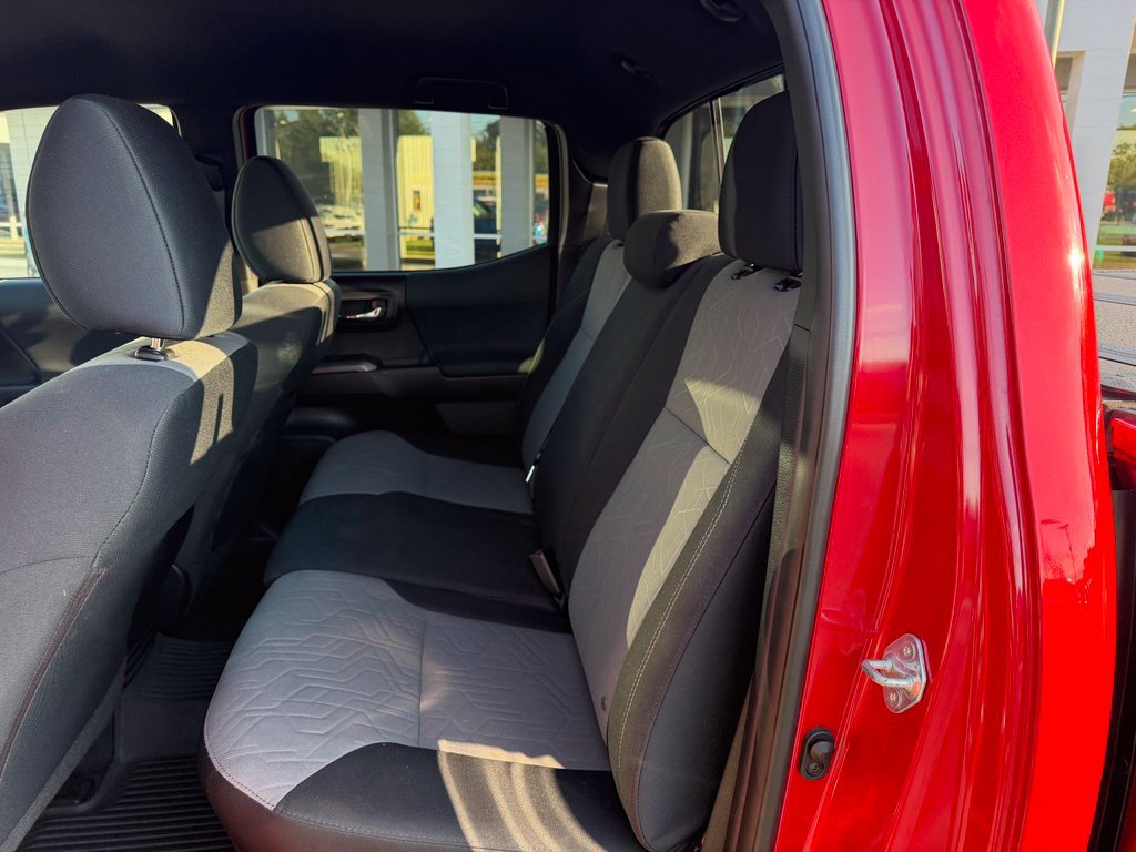 Used 2021 Toyota Tacoma TRD Sport w/ Technology Package AWD/4WD image 9