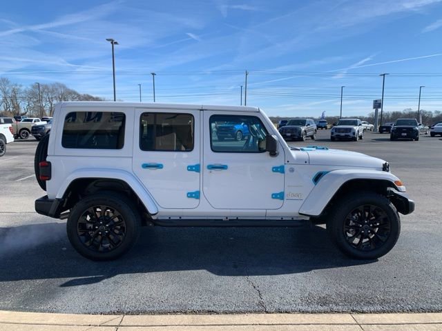 Used 2024 Jeep Wrangler Unlimited Sahara w/ Technology Group image 6