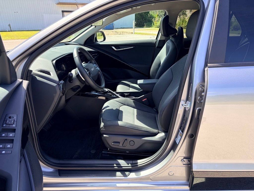 Used 2024 Kia Niro Wind FWD image 18