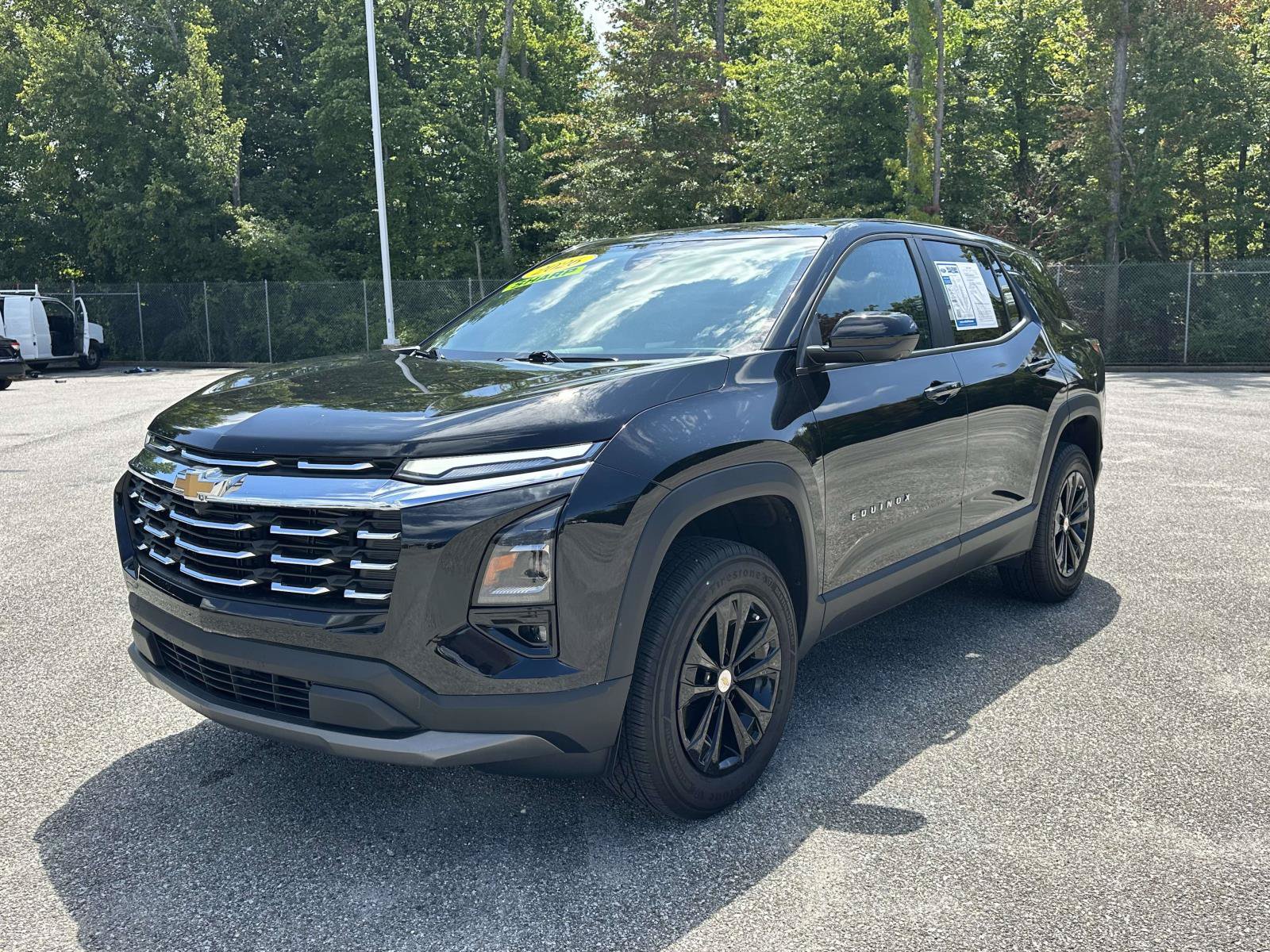 Used 2026 Chevrolet Equinox LT w/ Safety and Technology Package FWD image 3