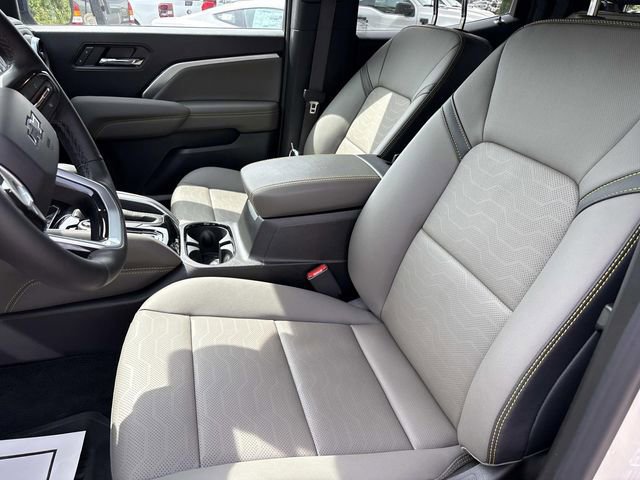 Used 2026 Chevrolet Colorado ZR2 w/ Technology Package AWD/4WD image 26