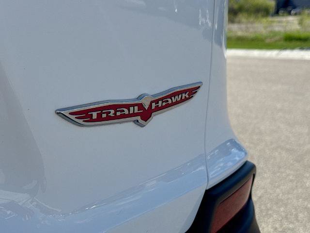 Used 2021 Jeep Cherokee Trailhawk AWD/4WD image 20