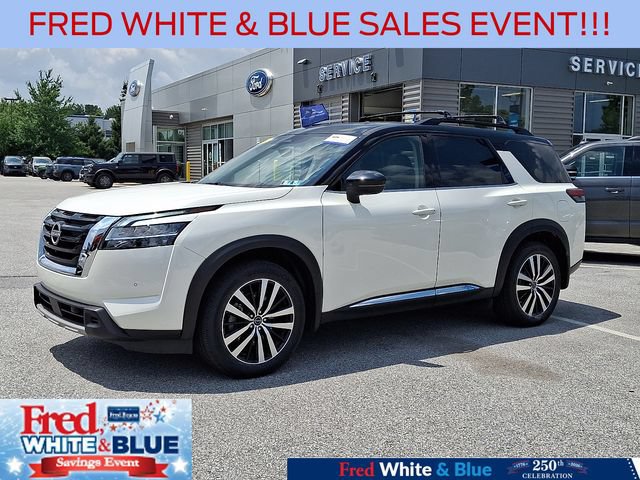 Used 2024 Nissan Pathfinder Platinum w/ Cargo Package AWD/4WD image 5