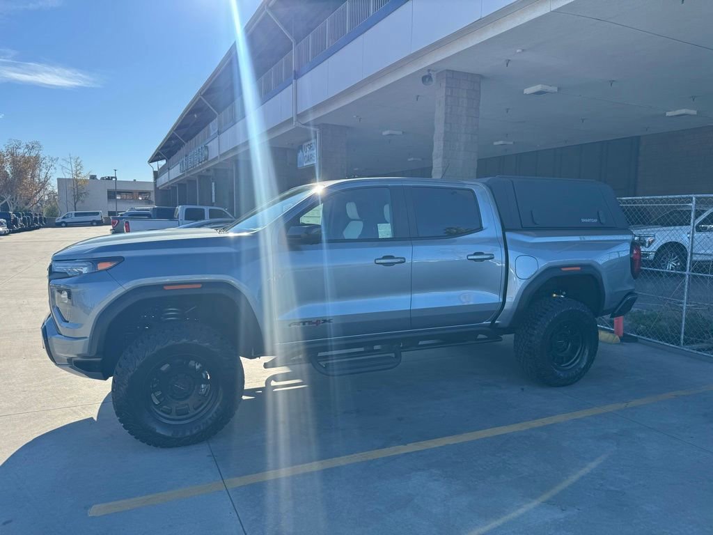Used 2024 GMC Canyon AT4X image 2