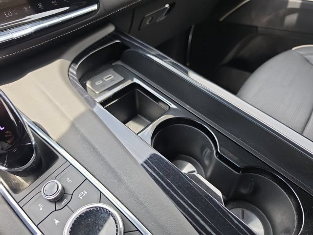 Used 2023 Cadillac Escalade ESV Sport AWD/4WD image 32