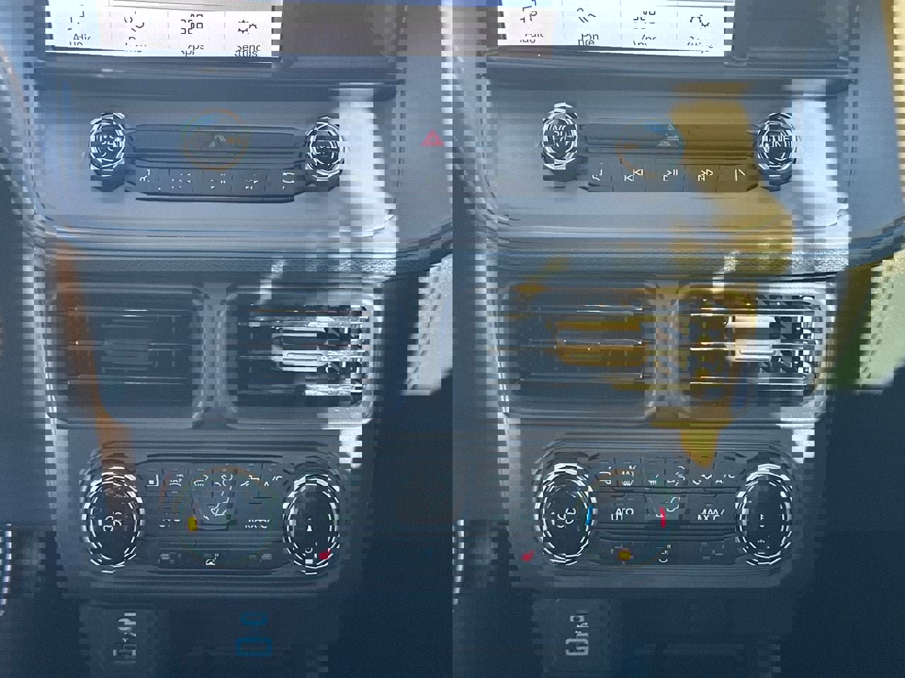 Certified 2024 Ford Maverick XLT w/ XLT Luxury Package image 31