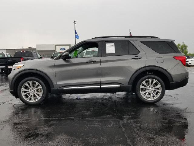 Certified 2022 Ford Explorer XLT w/ Equipment Group 202A AWD/4WD image 2