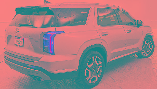 Used 2024 Hyundai Palisade SEL w/ Premium Package AWD/4WD image 3