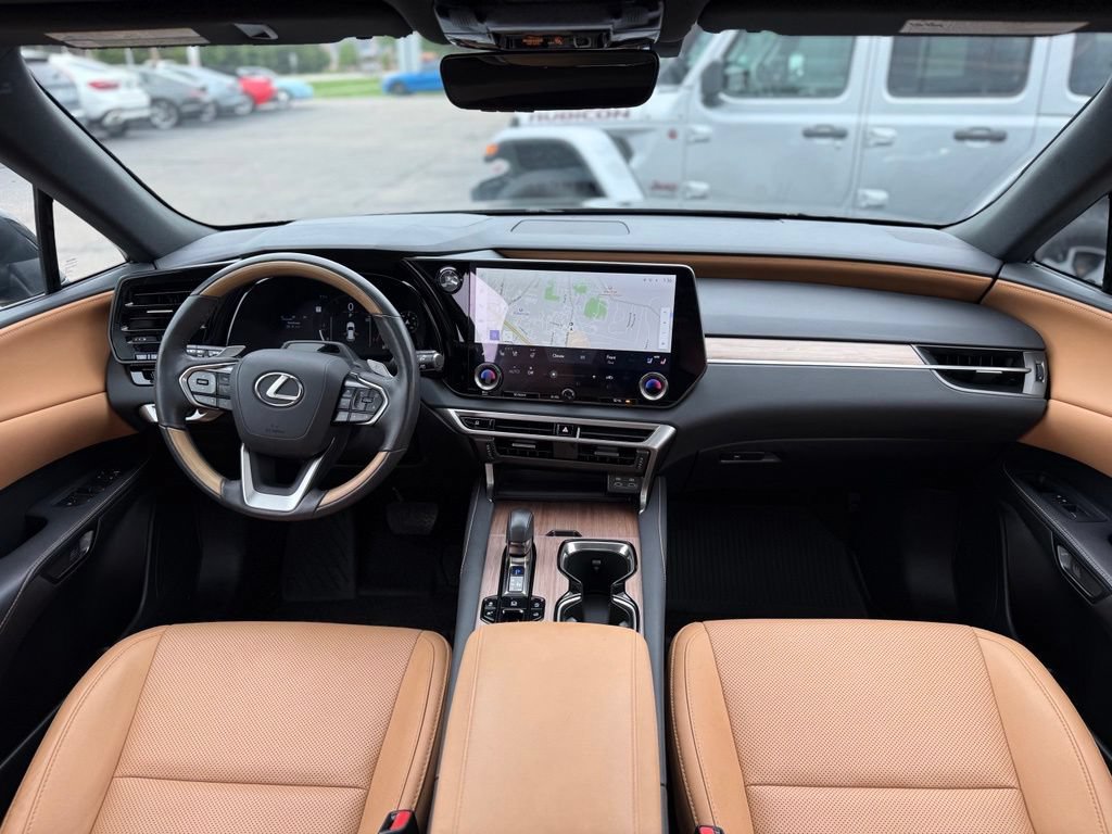 Used 2025 Lexus RX 350 AWD image 2