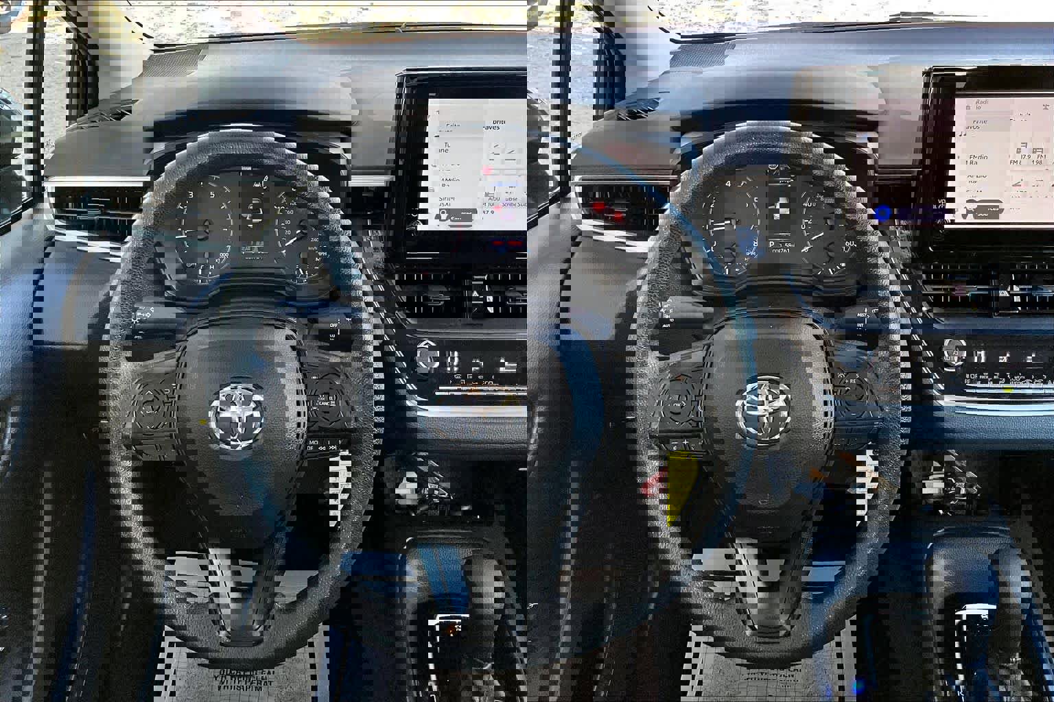 Used 2023 Toyota Corolla LE image 8