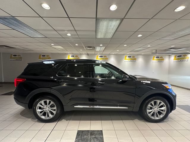 Certified 2024 Ford Explorer XLT w/ Equipment Group 202A AWD/4WD image 3