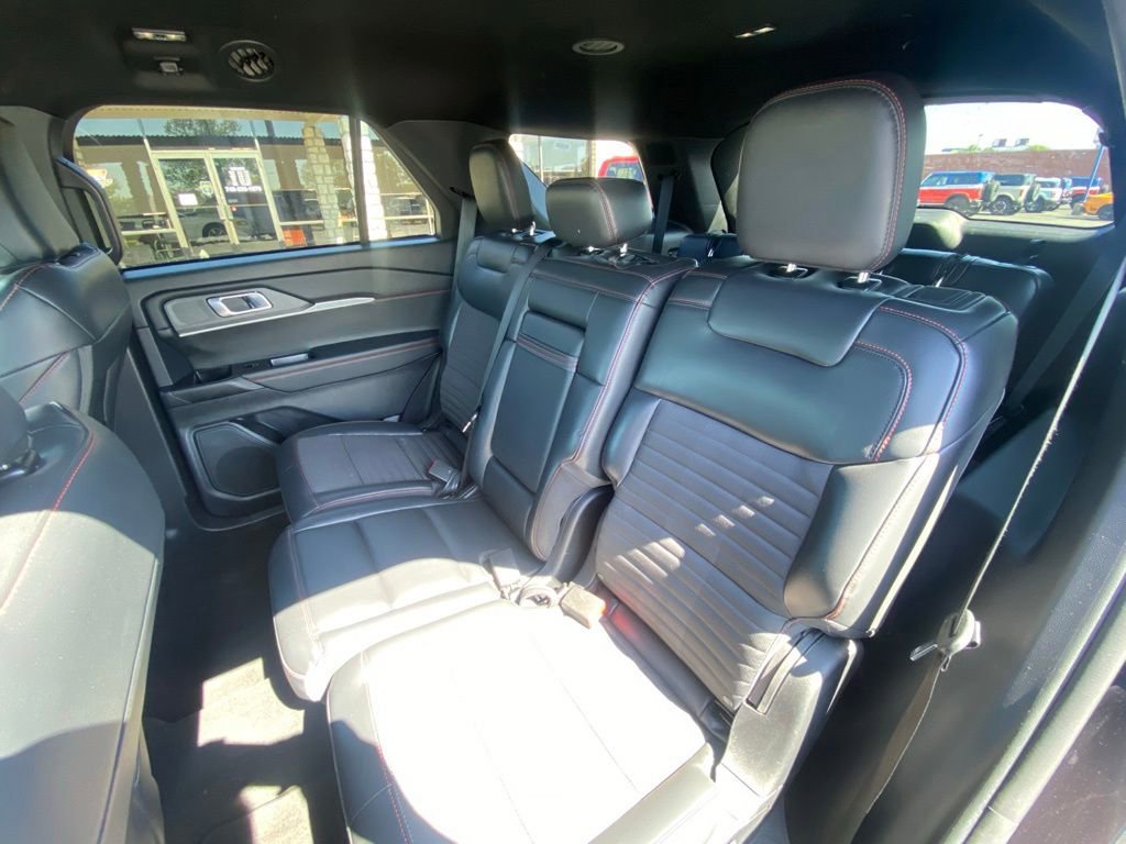 Certified 2025 Ford Explorer ST-Line w/ ST-Line Street Pack AWD/4WD image 41