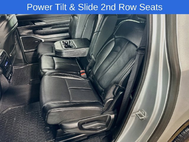 Used 2024 Jeep Wagoneer L Series II w/ Flexible Seating Group AWD/4WD image 19