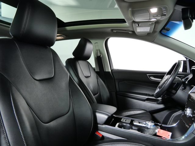 Certified 2020 Ford Edge Titanium w/ Canadian Touring Package AWD/4WD image 9