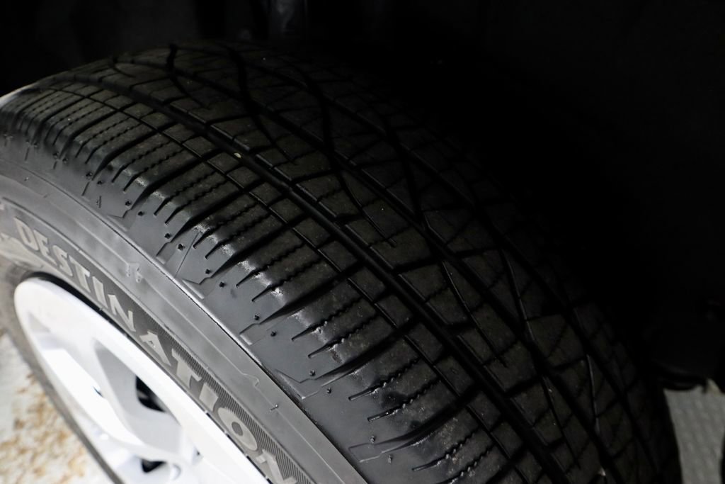 Used 2023 Toyota RAV4 LE AWD/4WD image 19