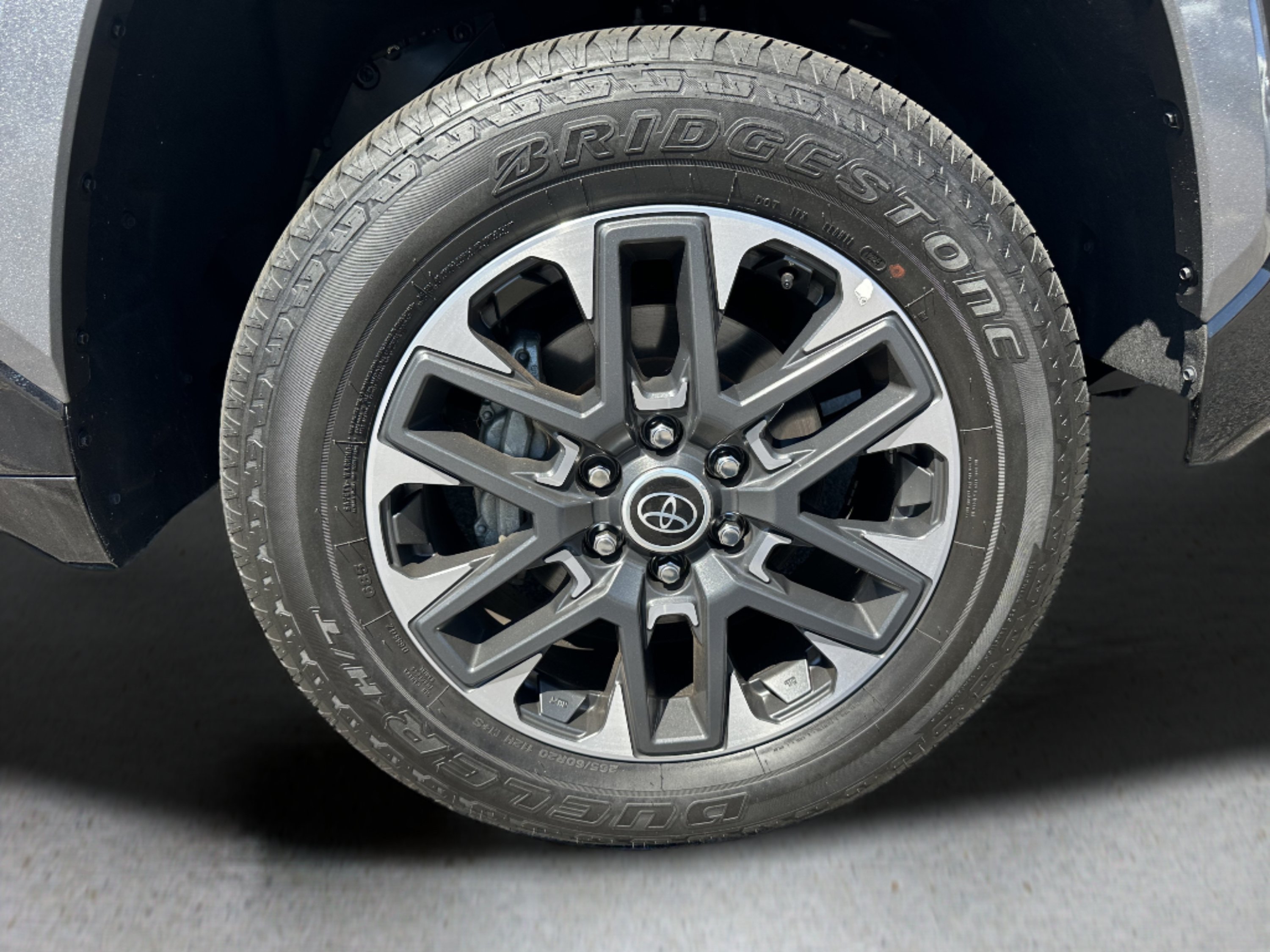 Used 2024 Toyota Tundra Limited AWD/4WD image 8