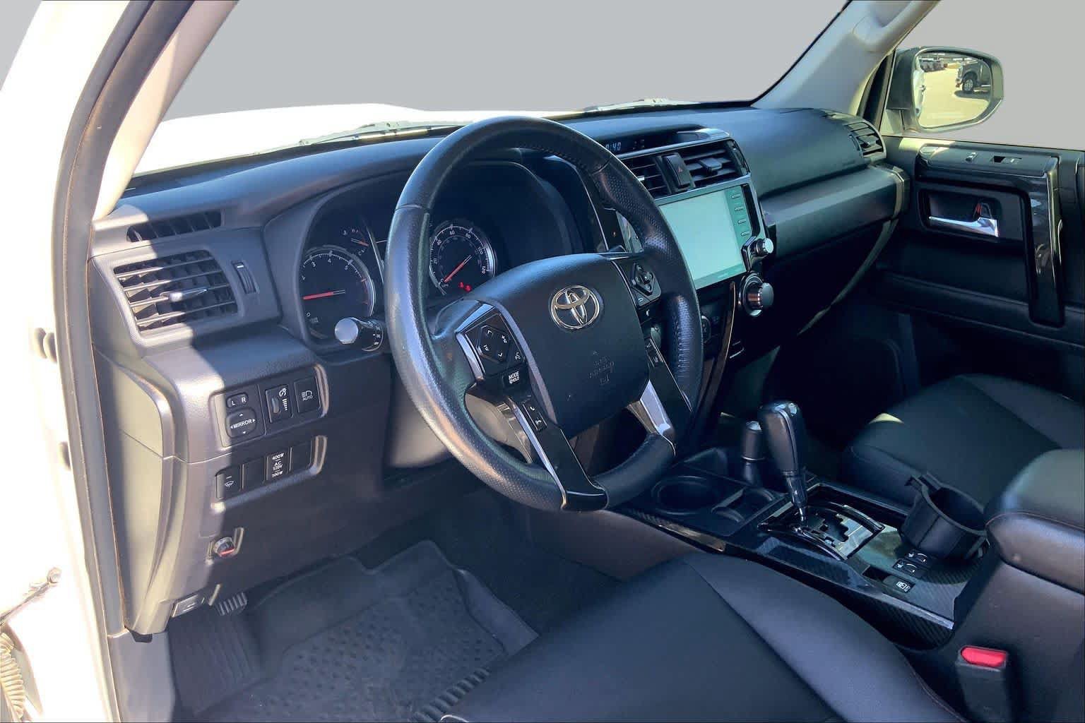 Used 2021 Toyota 4Runner Venture AWD/4WD image 18