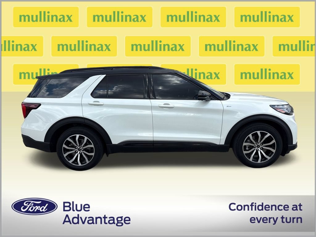Certified 2025 Ford Explorer ST-Line w/ Premium Package RWD image 2