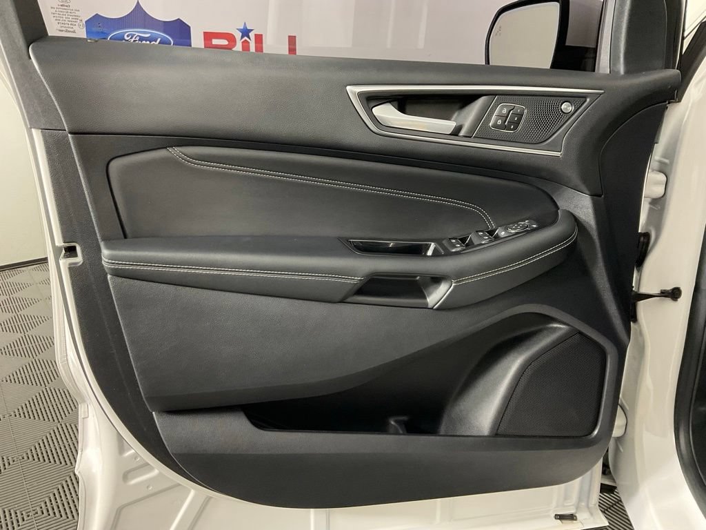 Certified 2019 Ford Edge Titanium w/ Equipment Group 301A FWD image 11