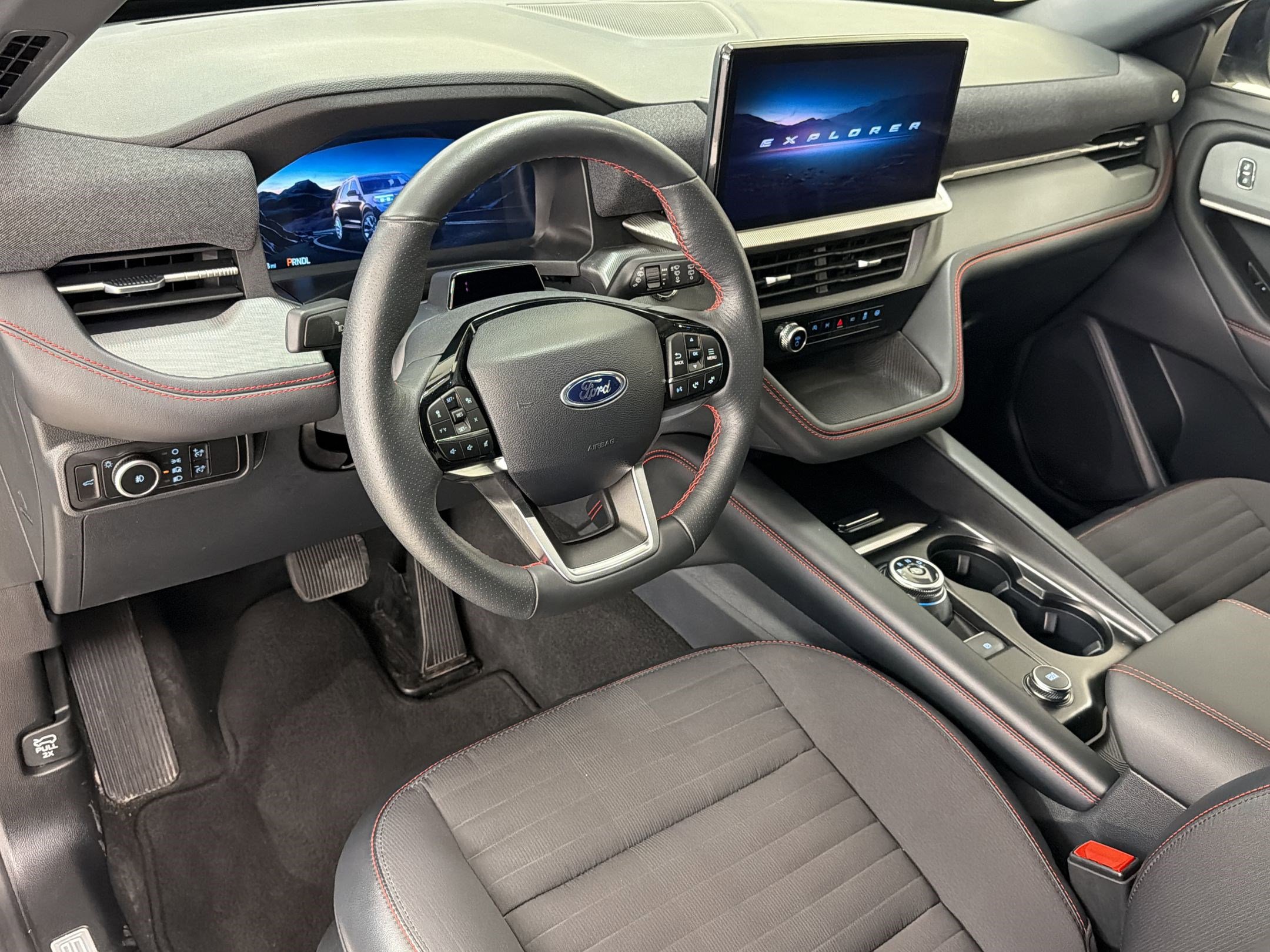 Certified 2025 Ford Explorer ST-Line w/ ST-Line Street Pack AWD/4WD image 4