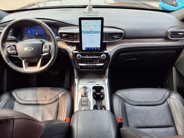 Certified 2023 Ford Explorer Platinum w/ Technology Package AWD/4WD image 16