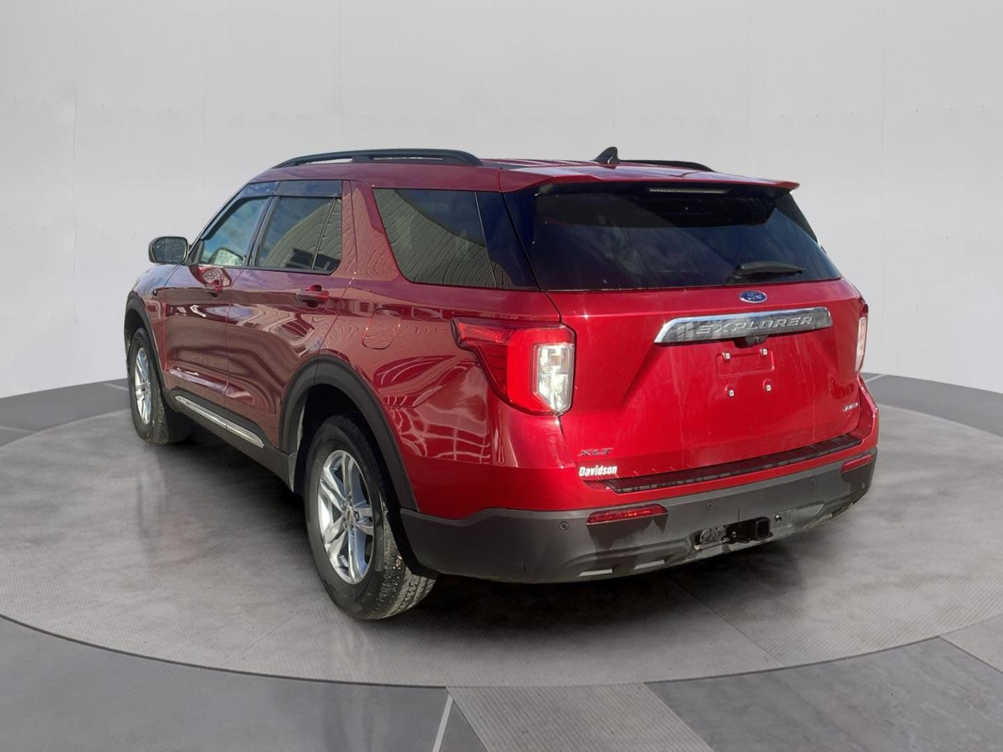 Certified 2023 Ford Explorer XLT w/ Class IV Trailer Tow Package image 3