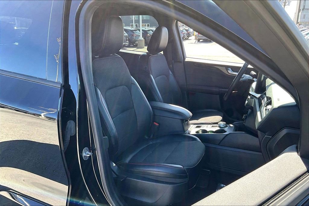 Certified 2023 Ford Escape ST-Line w/ Tech Pack #1 image 7