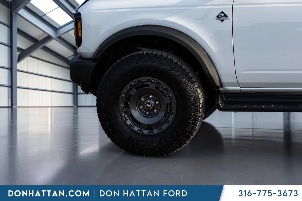 Certified 2025 Ford Bronco Outer Banks w/ Sasquatch Package AWD/4WD image 29