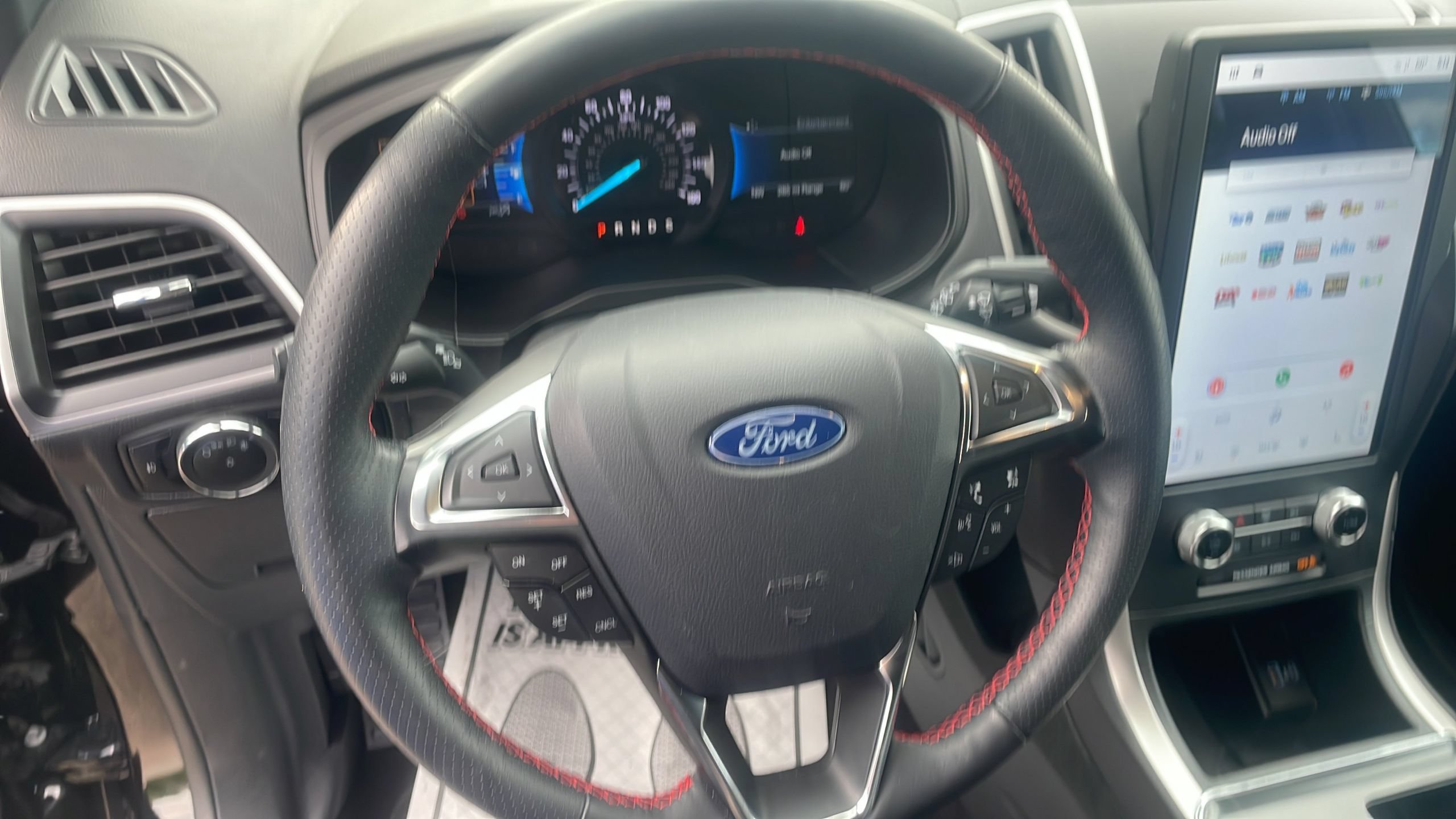 Certified 2024 Ford Edge ST-Line AWD/4WD image 17