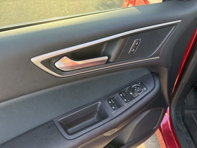 Certified 2022 Ford Edge SEL w/ Sport Appearance Package AWD/4WD image 9