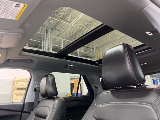 Certified 2022 Ford Explorer XLT w/ Equipment Group 202A image 52