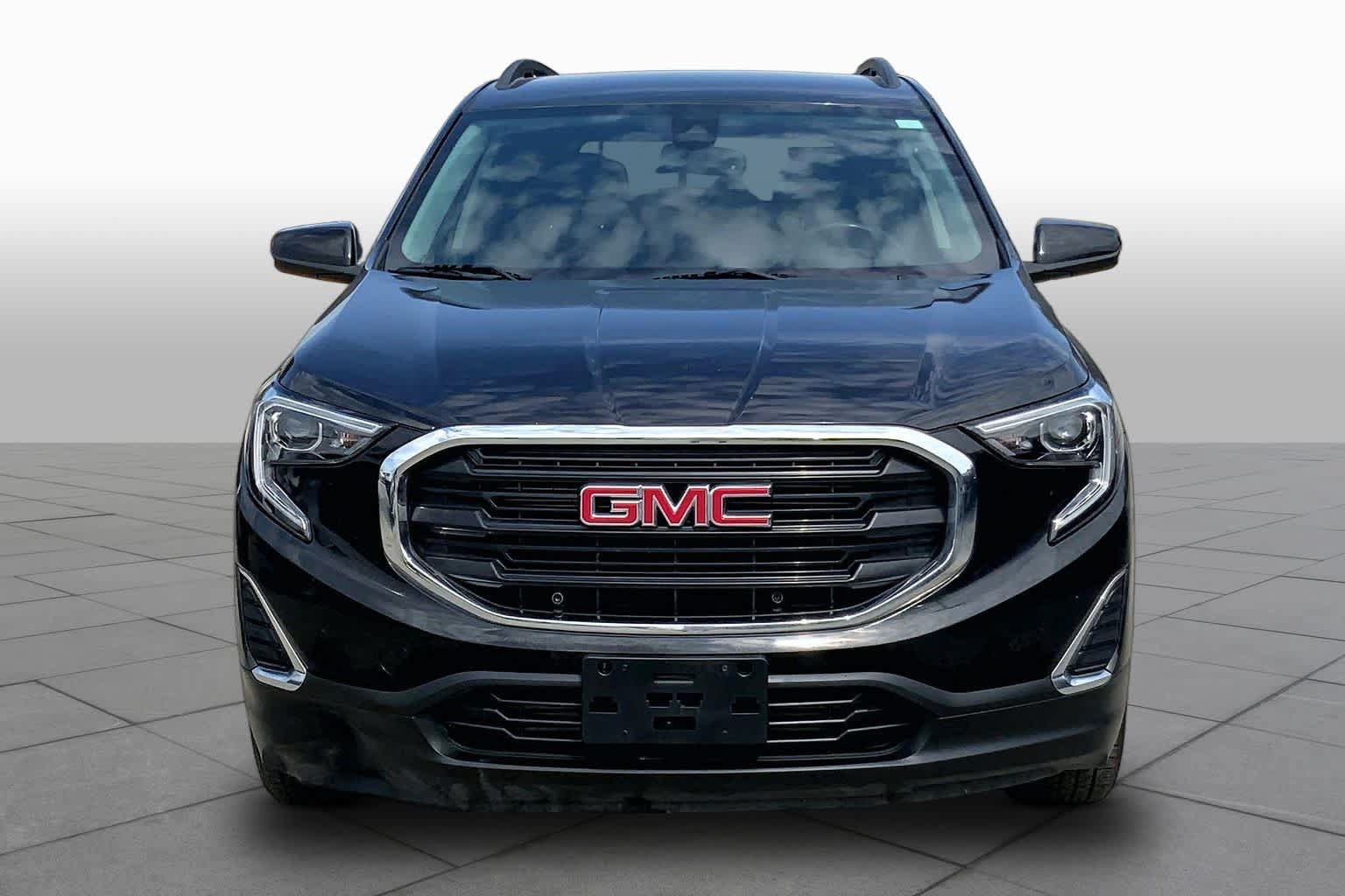Used 2021 GMC Terrain SLE w/ Driver Convenience Package FWD image 4