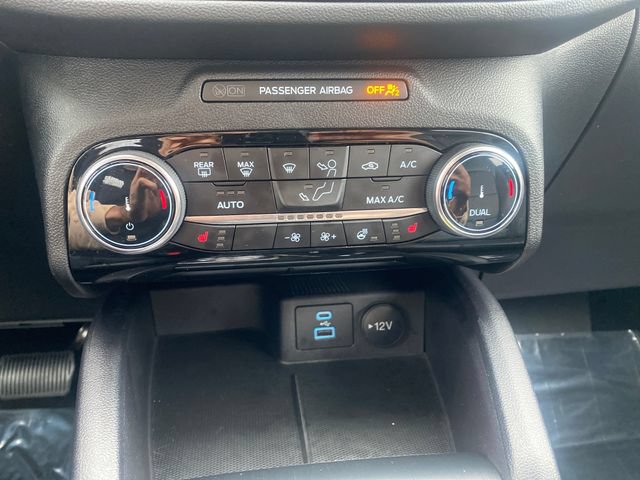 Certified 2022 Ford Escape Titanium w/ Class II Trailer Tow Package AWD/4WD image 20