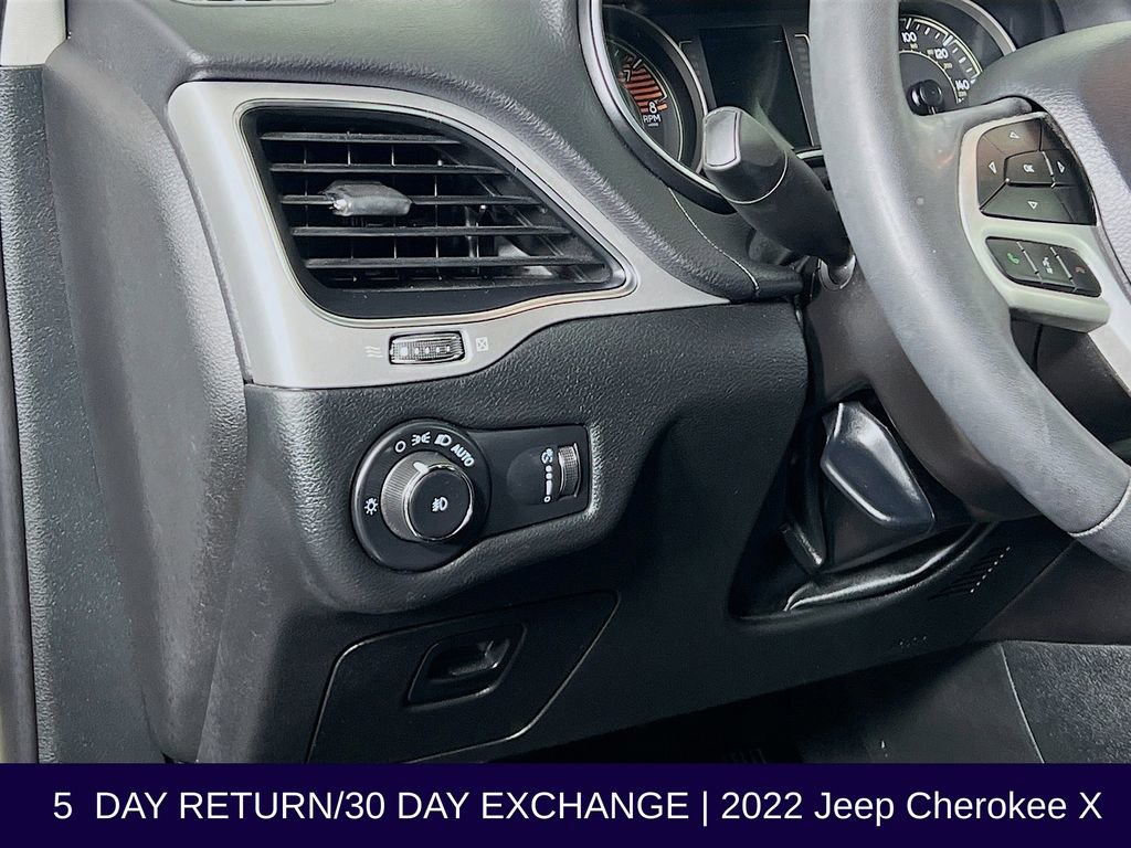 Used 2022 Jeep Cherokee Latitude image 12