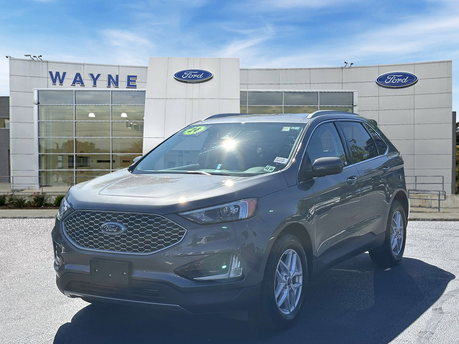 Certified 2024 Ford Edge SEL w/ Convenience Package AWD/4WD image 2