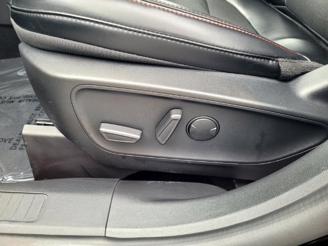 Certified 2025 Ford Escape ST-Line Select AWD/4WD image 11